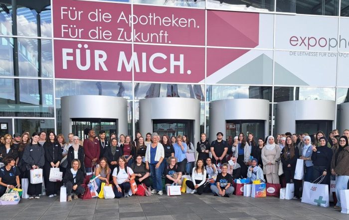 PTA-Schule Nürnberg vor der Expopharm